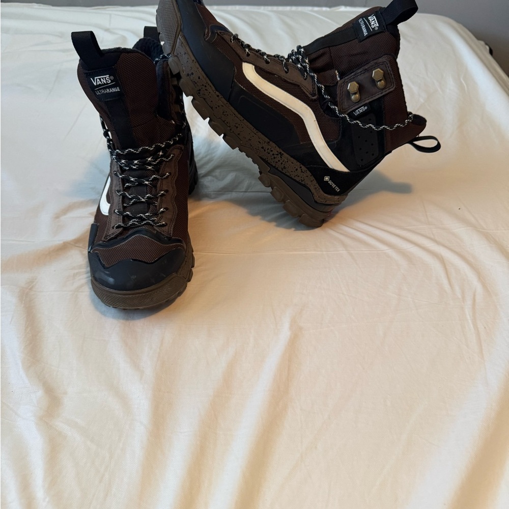 Vans MTE Gore Tex Ultrarange Boots Brown Black Mens Size 10 Hiking Waterproof